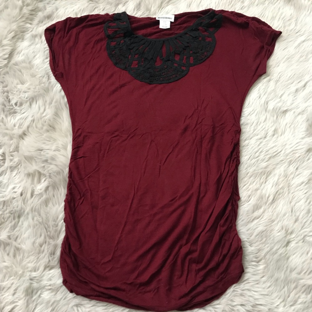 🛍 SALE Motherhood maternity tee.
